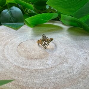 🔑 Anillo Nudo de Bruja (Color Oro): Protección Total, Poder y Prosperidad