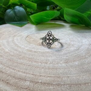 🌙 Anillo Nudo de Bruja (Color Plata): Protección Espiritual, Intuición y Pureza