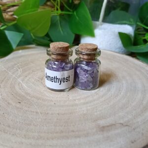 💜 Bote de Mineral Amatista: Calma, Protección y Serenidad Concentrada