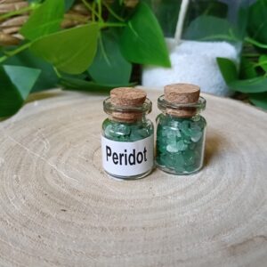🟢 Bote de Piedras Rodadas de Peridoto Natural