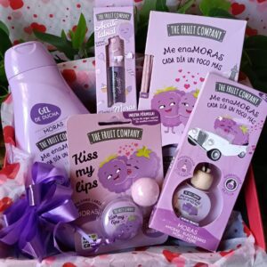 Set de Regalo The Fruit Company "Me enaMORAS" – Pack Cuidado Corporal y Hogar (6 piezas)