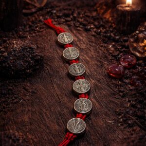 🔴✝️ Pulsera de Hilo Rojo con Medalla de San Benito