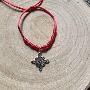 ❤️ Pulsera Nudo de Bruja con Hilo Rojo: Estética, Misticismo y Protección